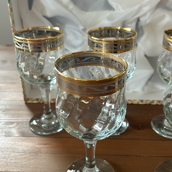 Cristalleria F.LLi Fumo Gold Trim Wine Glasses - Set of 6 in Box - Picture 5 of 17